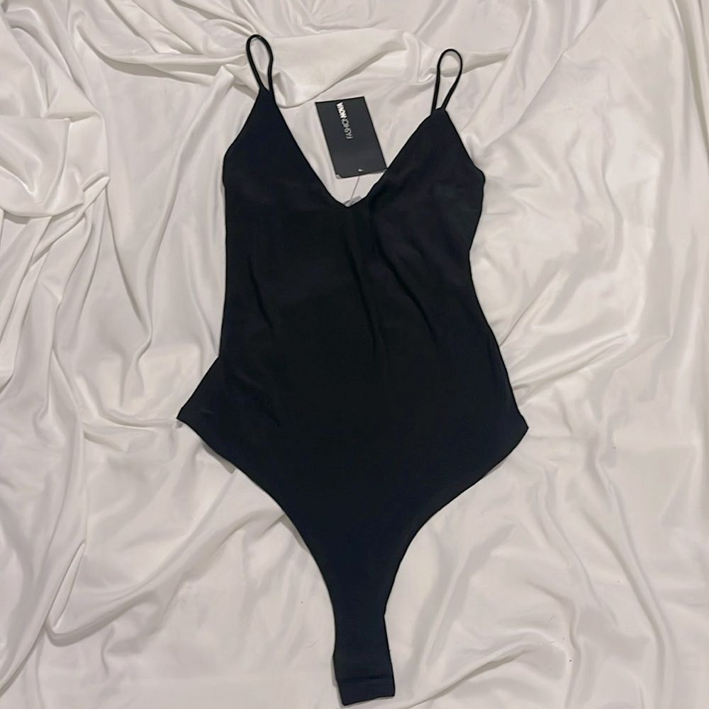 NWT- Fashion Nova - XS/S. sleek and slay Bodysuit